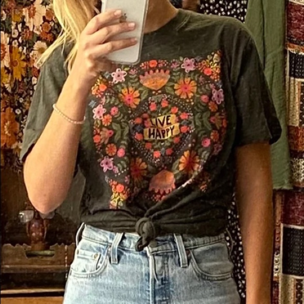 Natural Life Live Happy Charcoal Boyfriend Tee - NWT - Picture 3 of 4